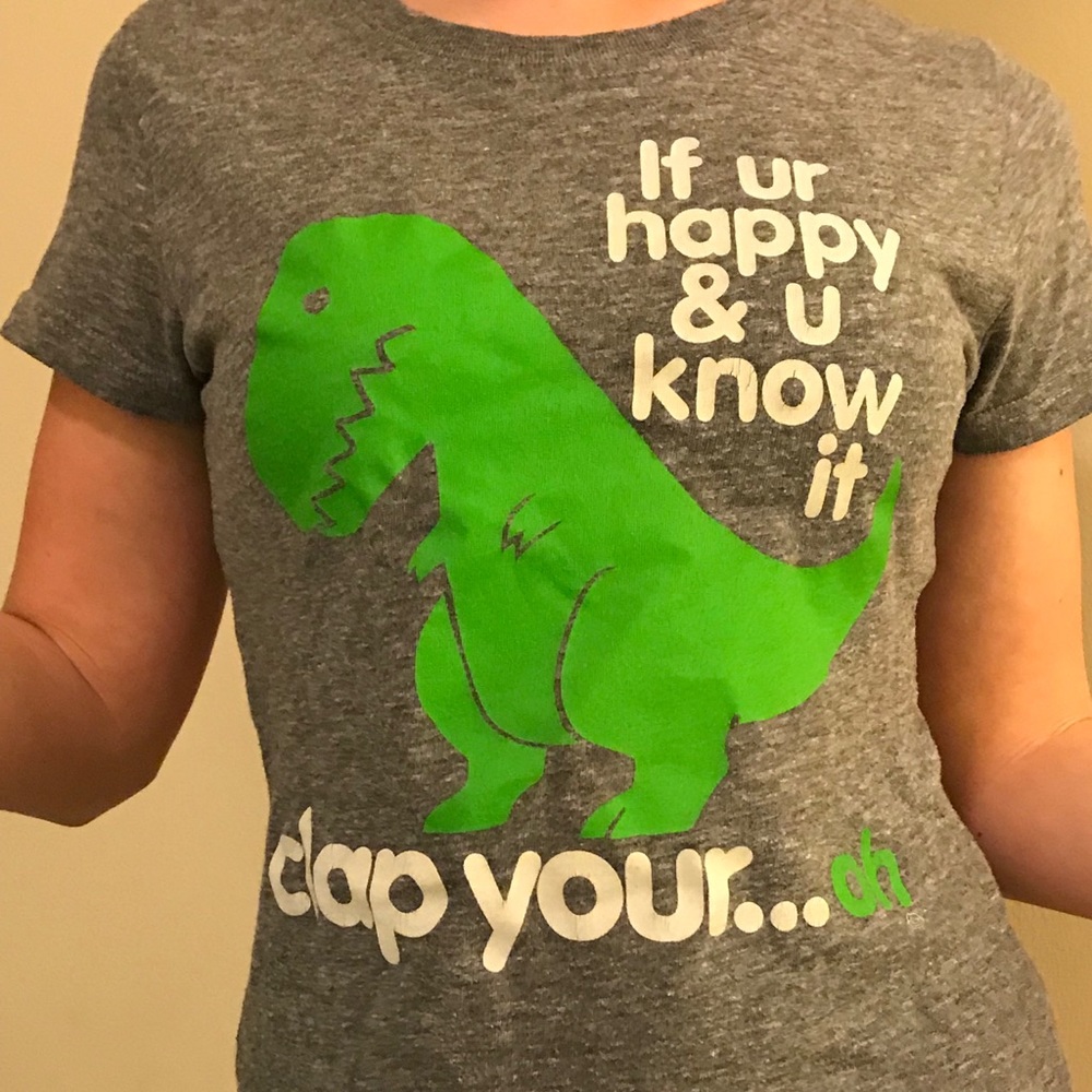 Cute graphic tee!